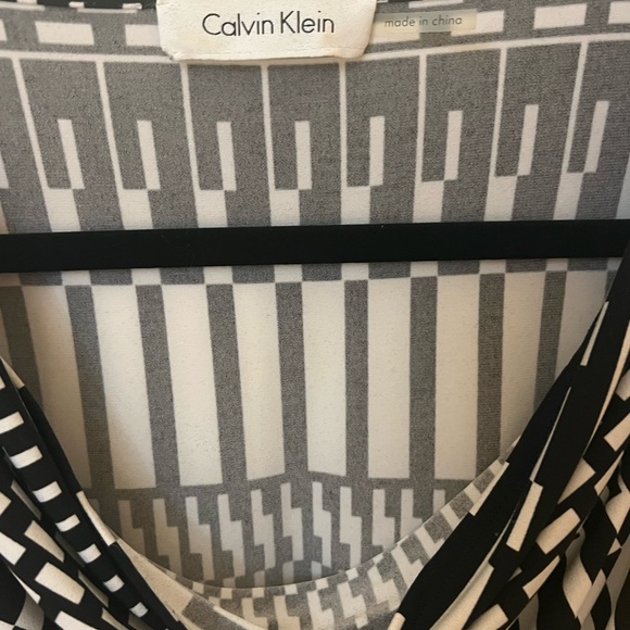 Women’s Top - Picture 2 of 2